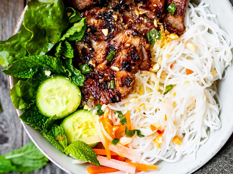 Vermicelli salad bbq pork